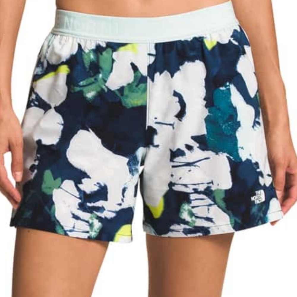 The North Face Women's Wander Shorts - size Medium